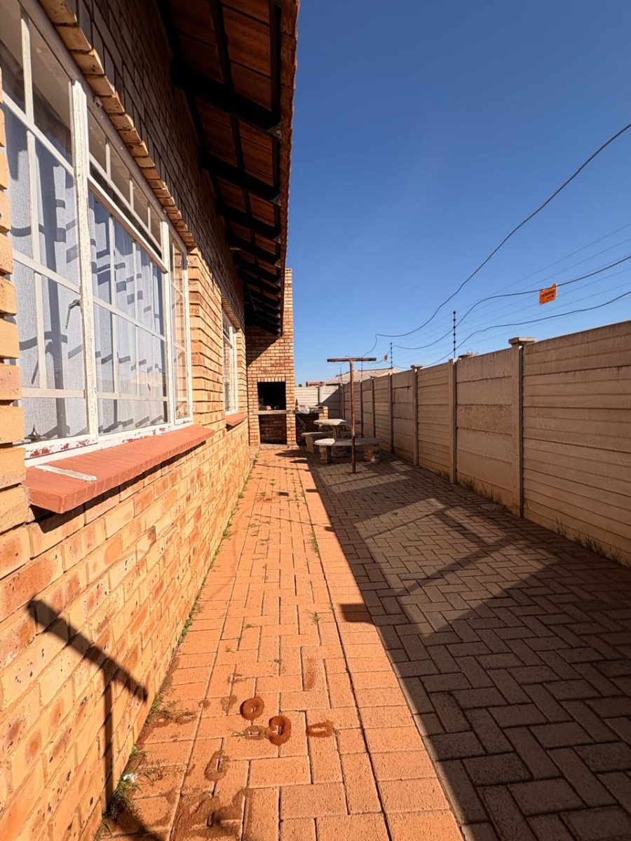 2 Bedroom Property for Sale in Stilfontein Ext 4 North West